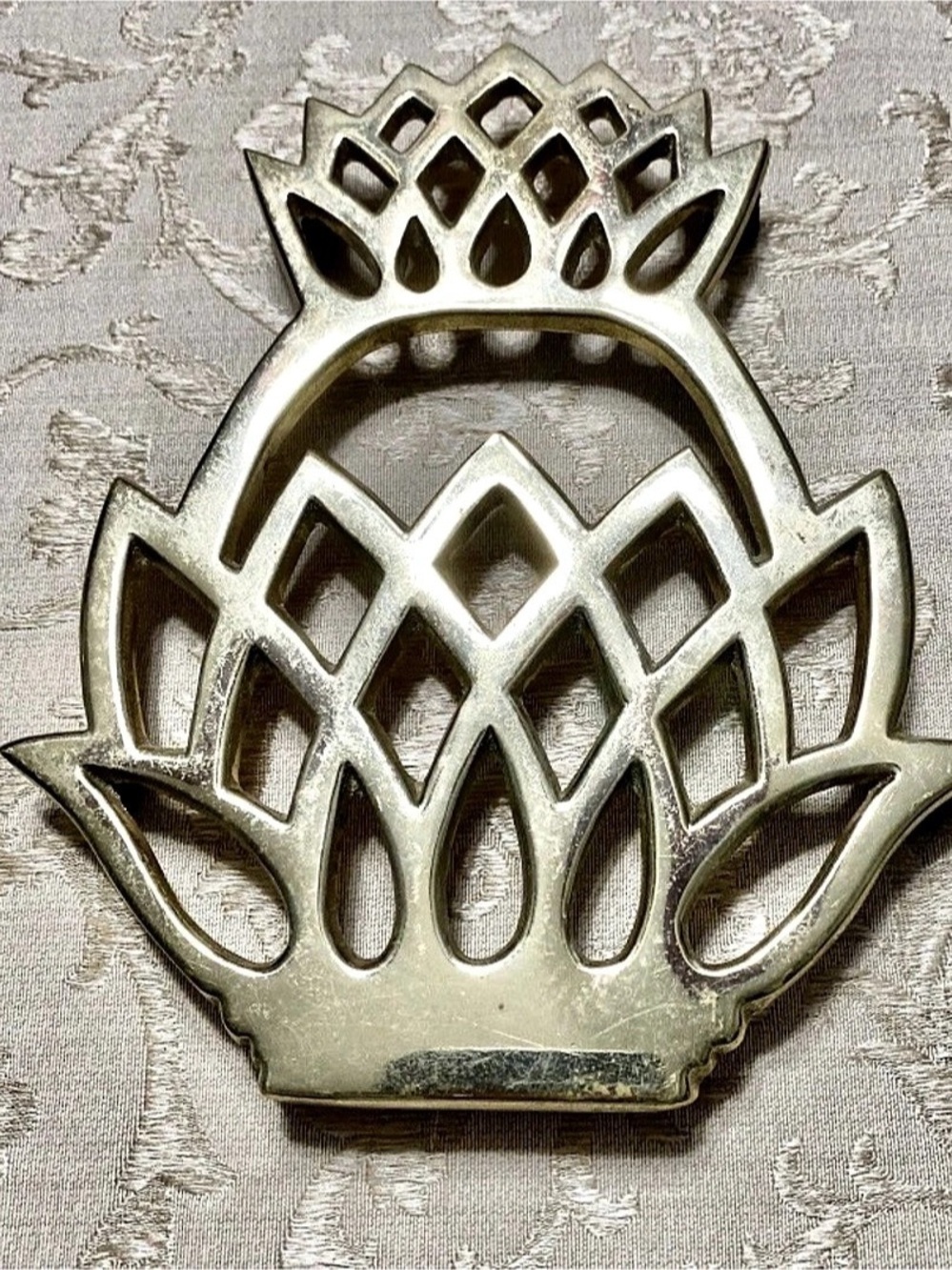 Virginia Metalcrafters Brass Newport Pineapple 10-46 Trivet Vintage